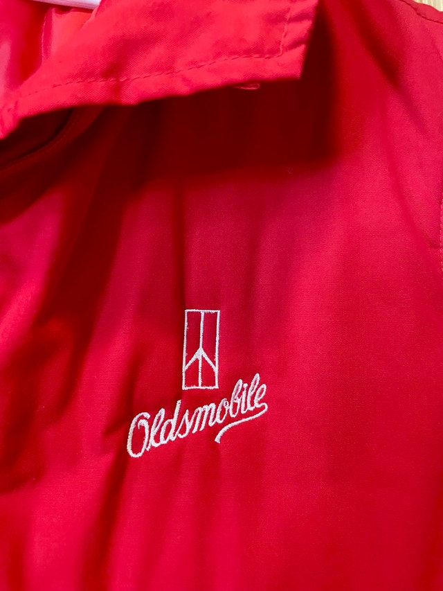 Large Vintage Oldsmobile Puffer Vest - photo 4