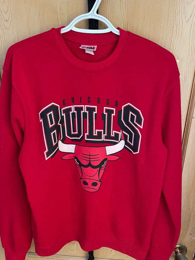 Men’s Small Chicago Bulls NBA Sweatshirt