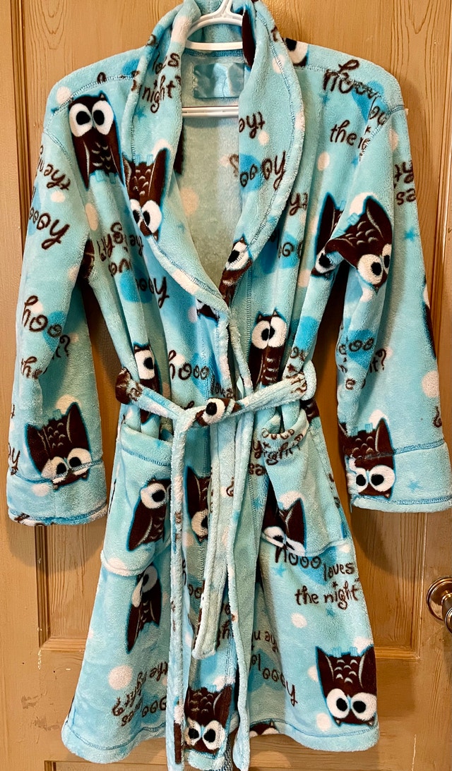 Lot of 2 XL Girls Plush Robes - photo 2