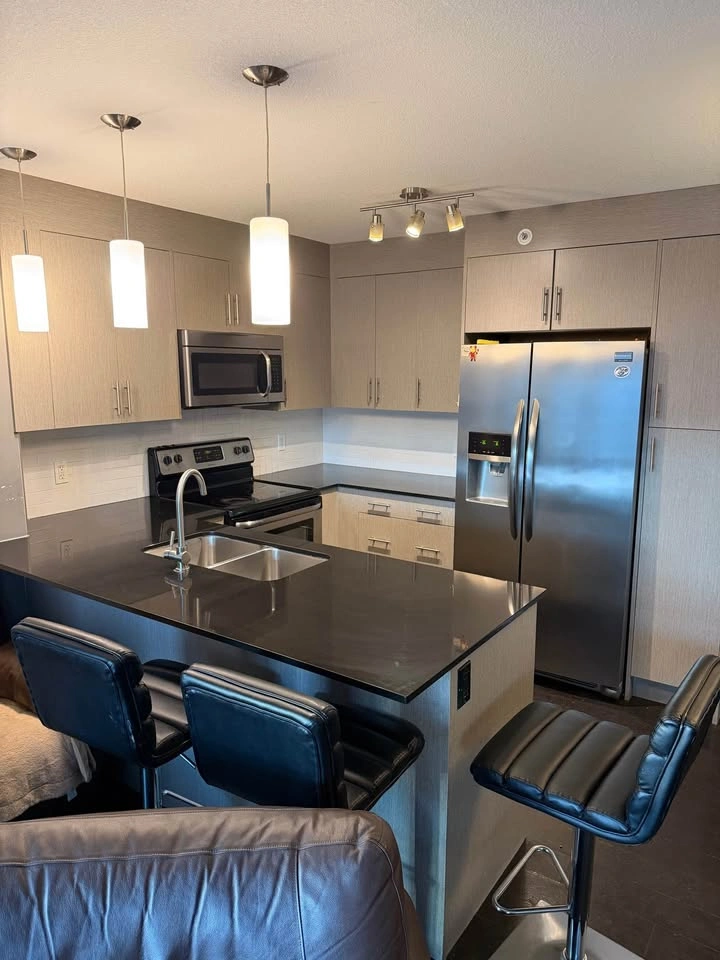 2 Beds 2 Baths - Apartment - photo 2