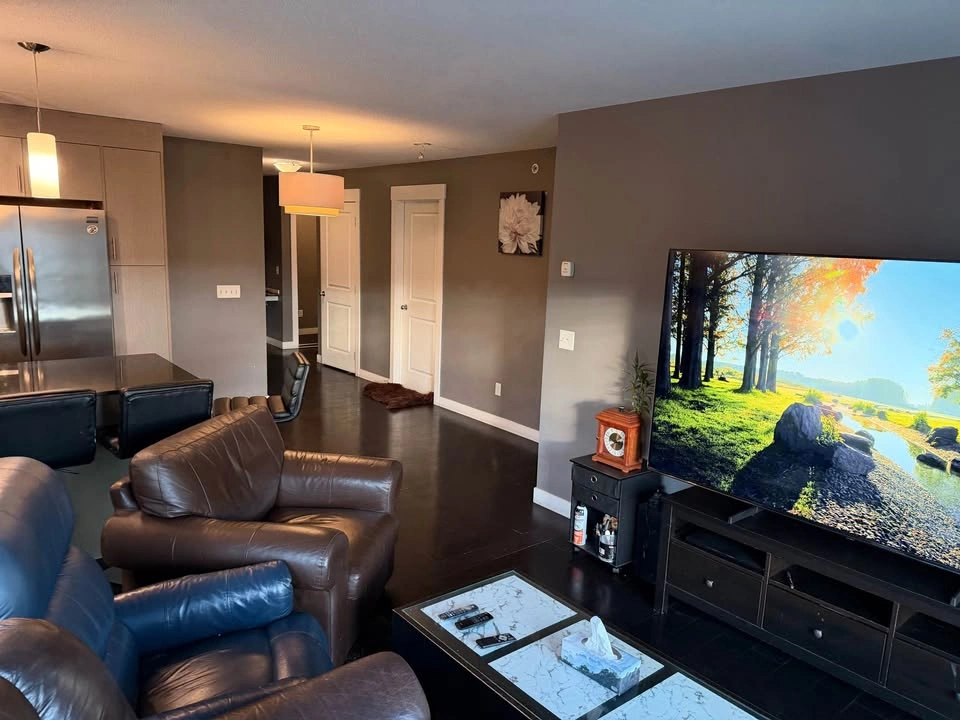 2 Beds 2 Baths - Apartment - photo 3
