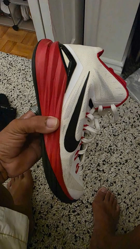 Nike Hyperdunk size 10.5 - photo 2