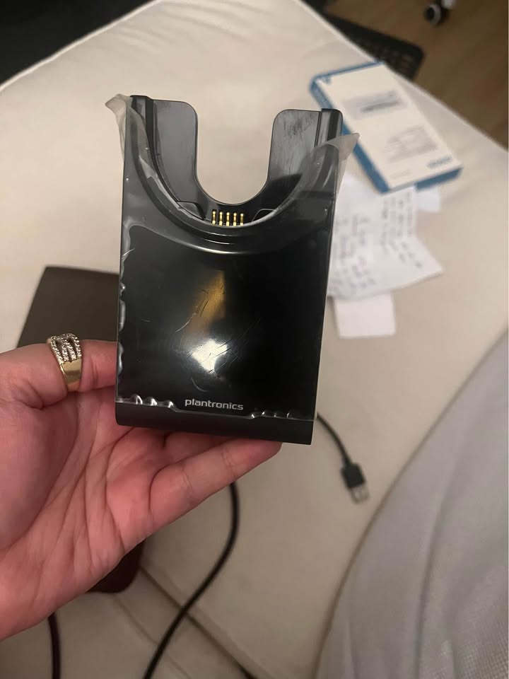 Plantronics earphone / headphone holder 🎧 - photo 2