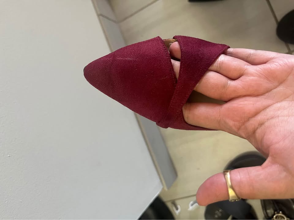Maroon suede heels - photo 3