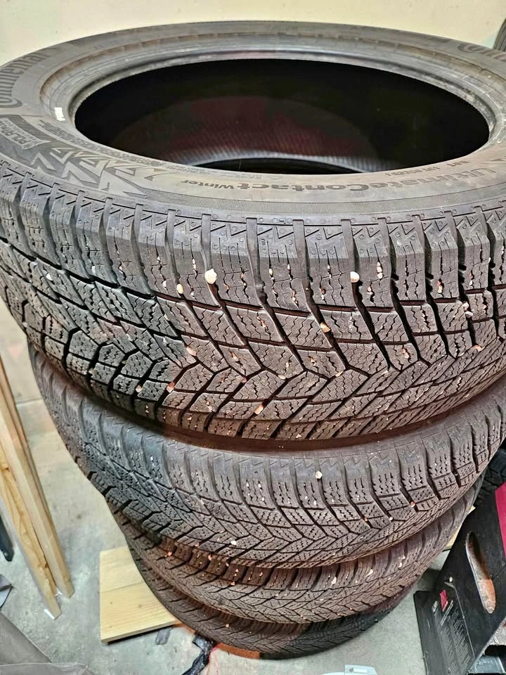 Set of 4 Continental UltimateContact 19 in Winter tires
