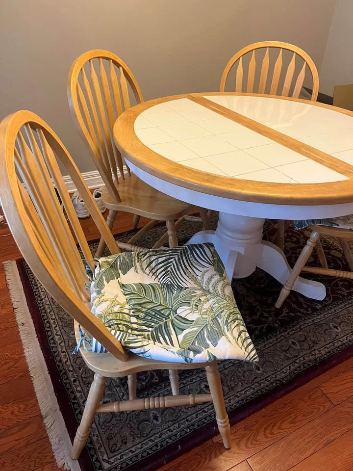 Extendable Dining Table with 4 chairs - photo 2