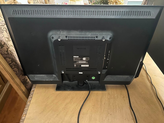 Black RCA tv - photo 2