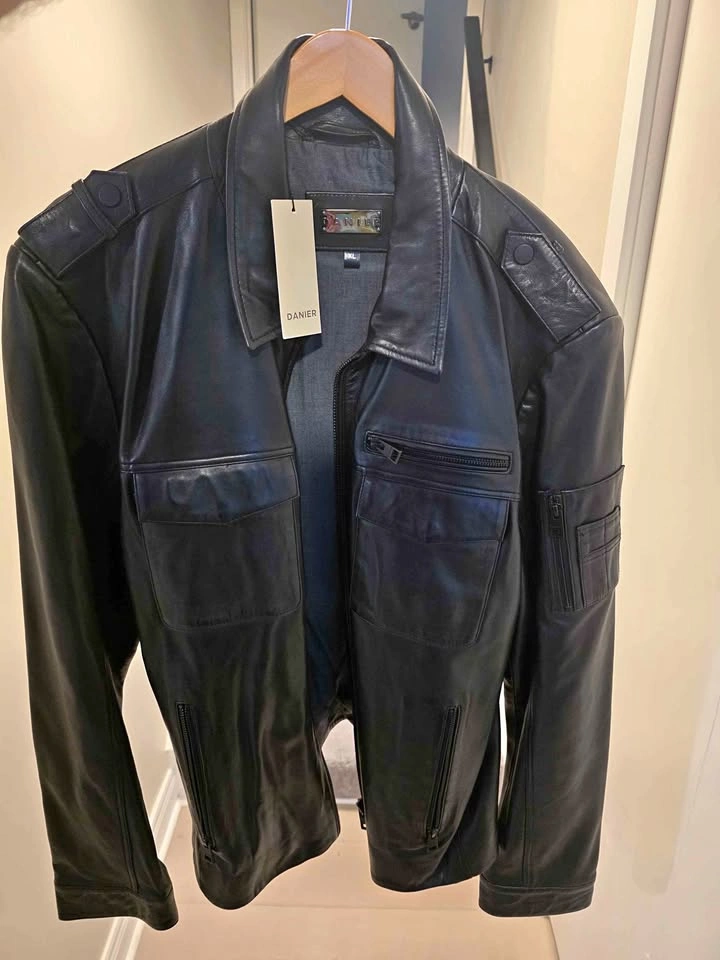 Mens Danier Leather Jacket XL (Never Worn)
