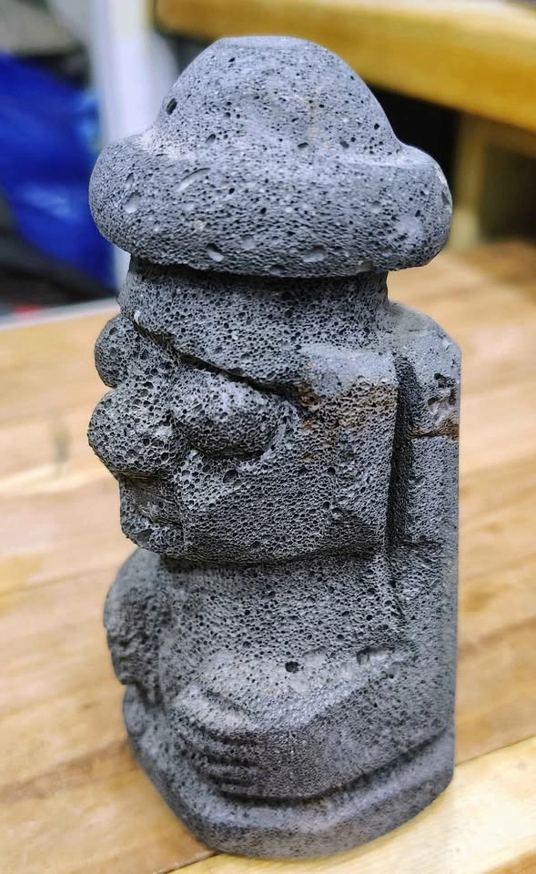 KOREAN JEJU LAVA STONE GRANDFATHER CARVING 13CM HIGH - photo 2