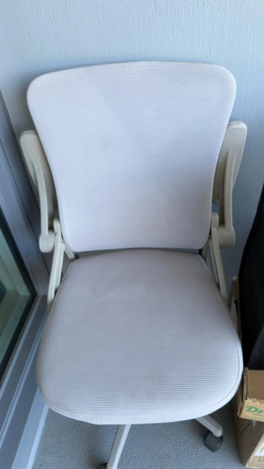 White IKEA table and naspaluro adjustable office chair - photo 2