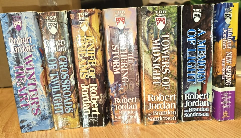 WHEEL OF TIME paperback complete set 15 BOOKS - photo 4