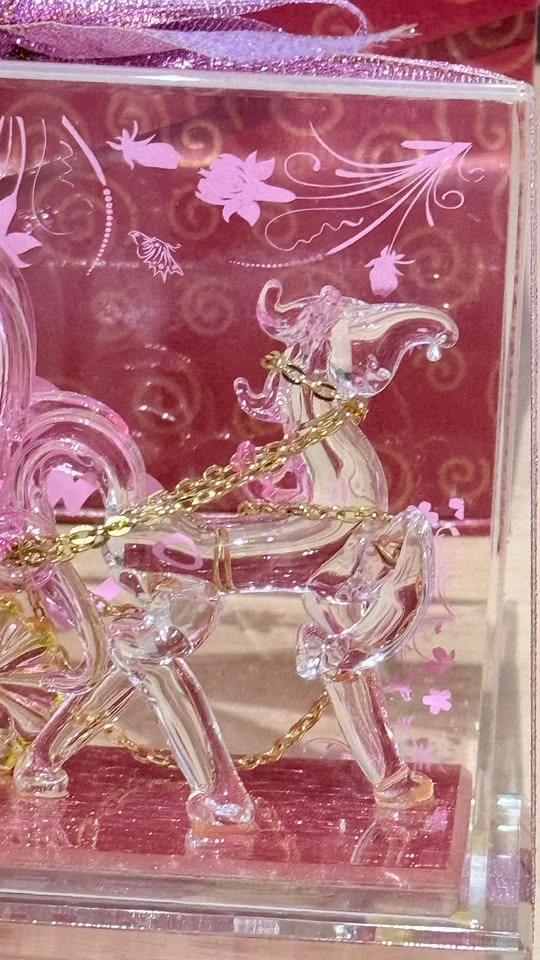 Crystal Pumpkin Carriage Figurine with Couple — Pink Glass - photo 5