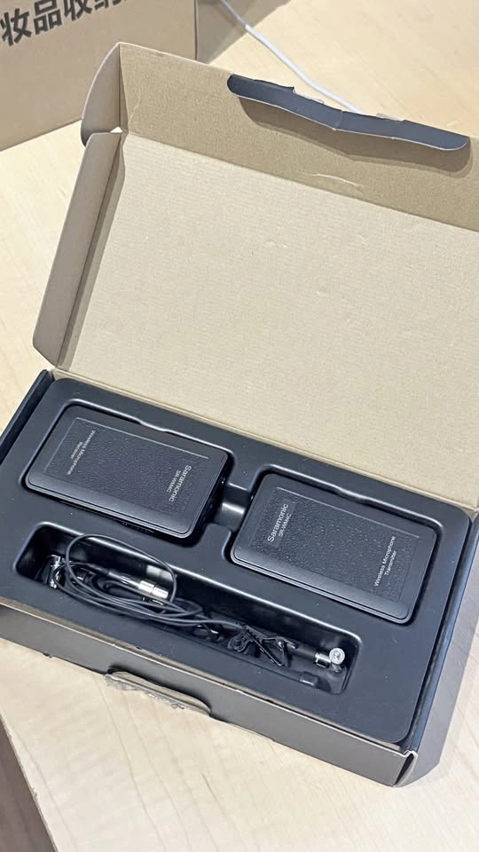 Saramonic SR-WM4C VHF Wireless Microphone System