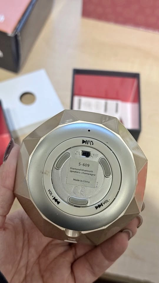 Diamond Bluetooth Speaker S-609 — Champagne