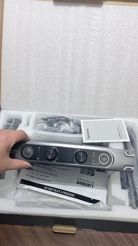Sound Town SWM22-U2HL Wireless Microphone System - photo 2