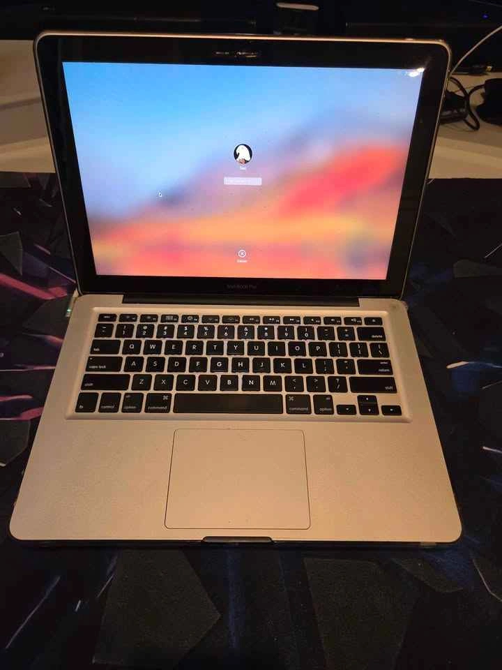 MacBook Pro (clear) - photo 2