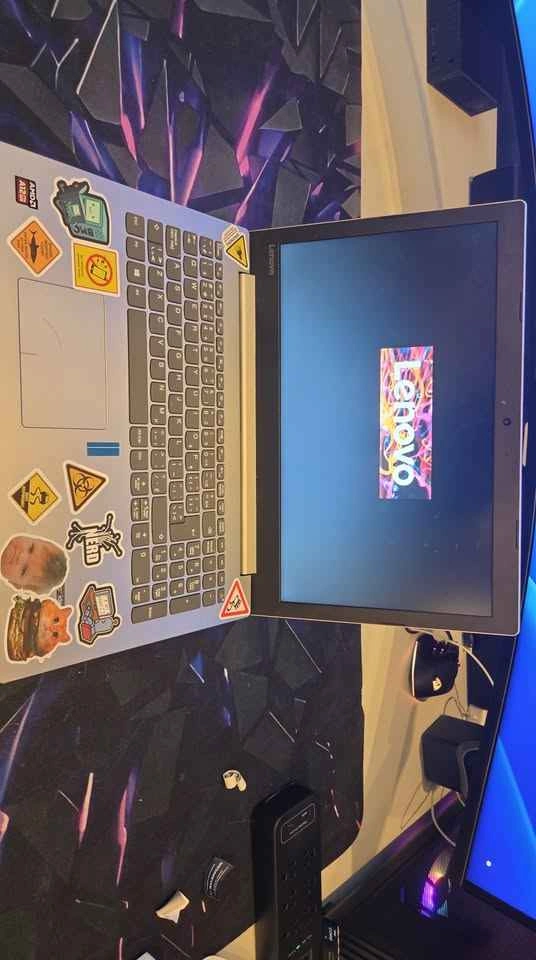 Lenovo Laptop - photo 2