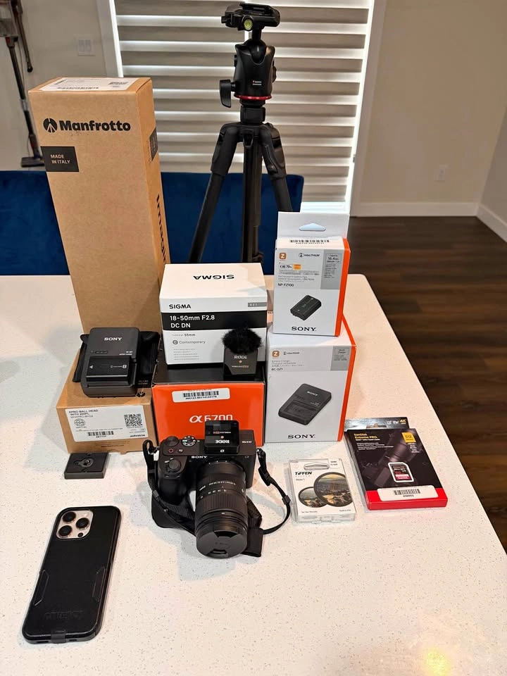 Sony A6700 Complete Camera Kit