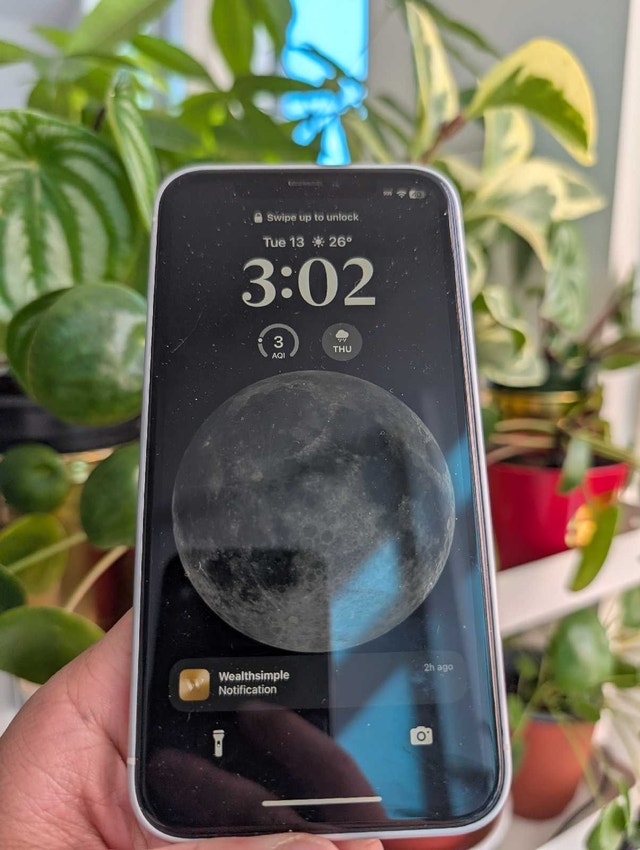 iPhone XR (modded, 18 Pro style) - photo 2