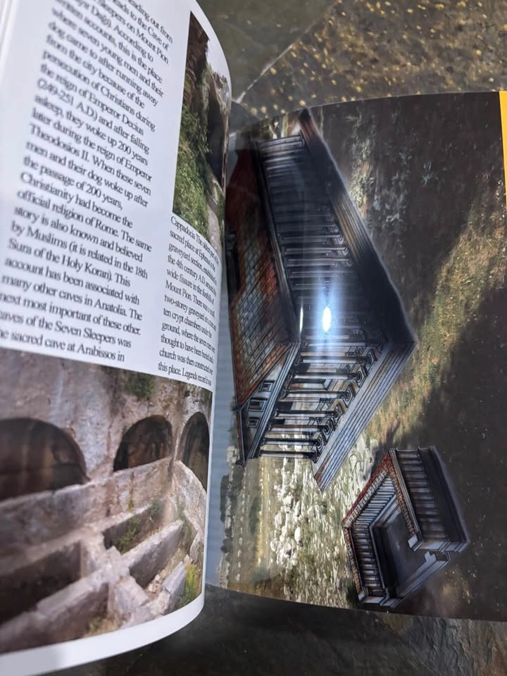 Ephesus & The House of Virgin Mary (Paperback Travel Guide) - photo 2