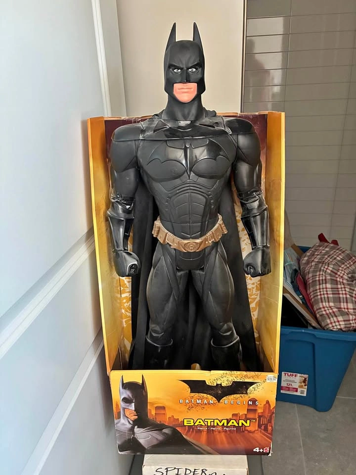 2005 Mattel DC Comics Batman Begins 30-inch Action Figure