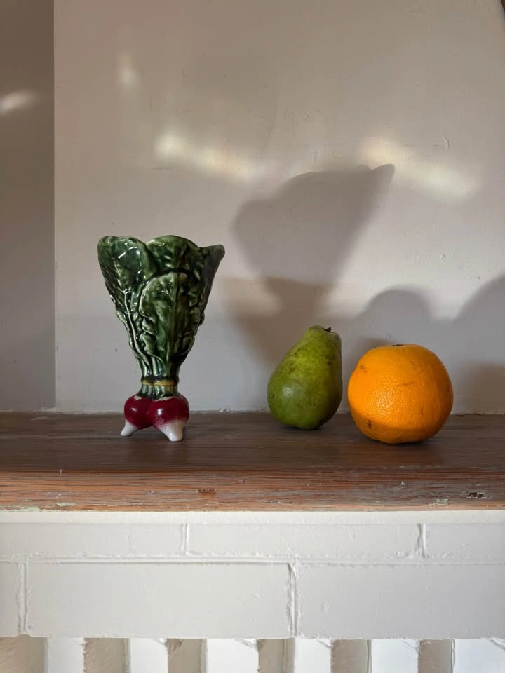 Vintage Ceramic Radish Bunch Vase – Green Leaf Majolica Style – - photo 3