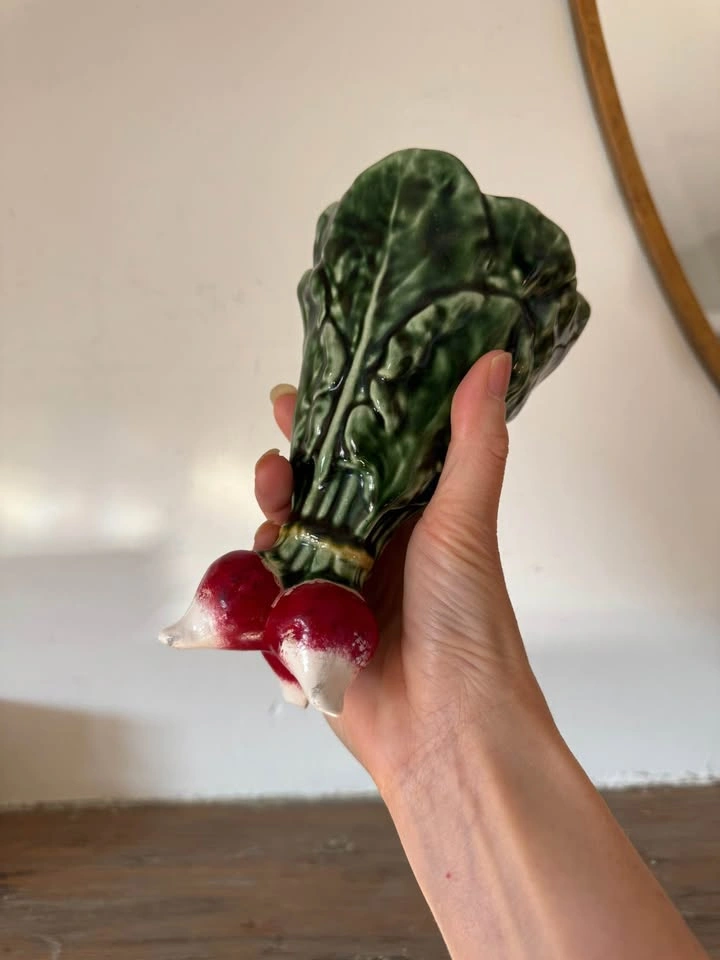 Vintage Ceramic Radish Bunch Vase – Green Leaf Majolica Style – - photo 5