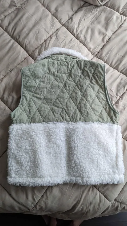 Abercrombie Vest Small image indicator(2)