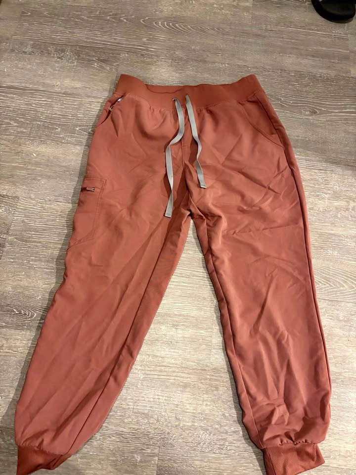 FIGS Jogger Scrubs set