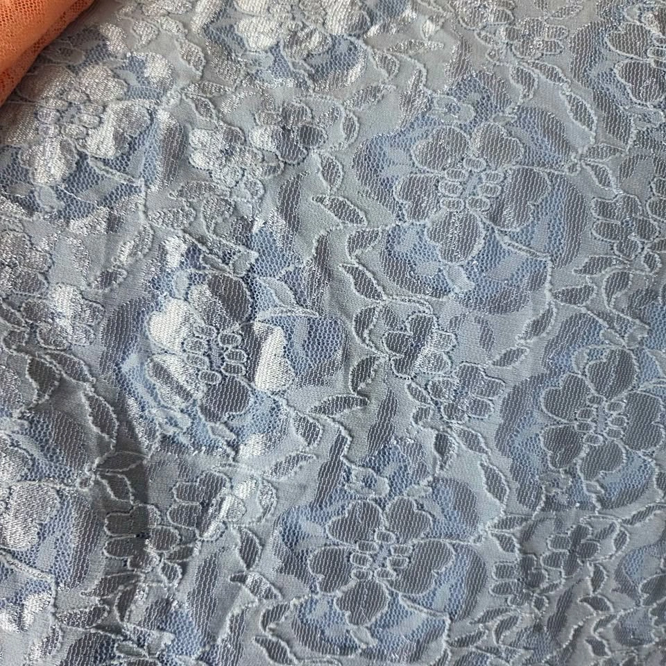 Assorted Lace Fabric Remnants - photo 2