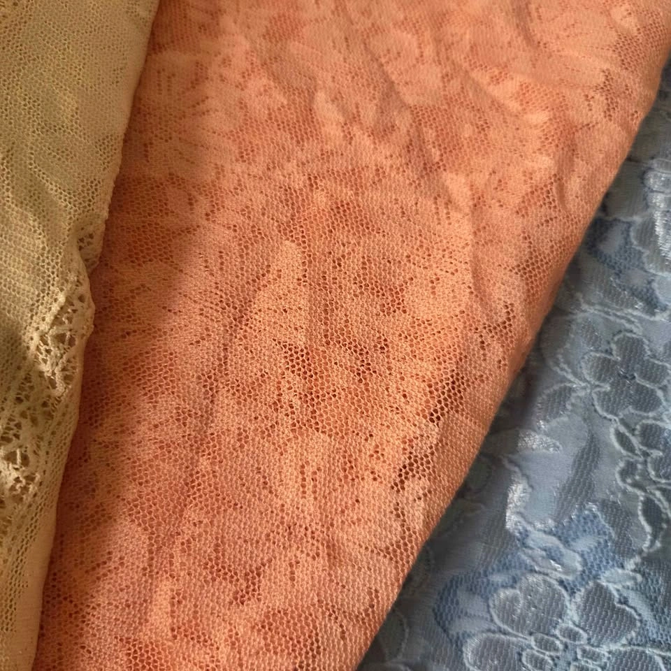 Assorted Lace Fabric Remnants - photo 3