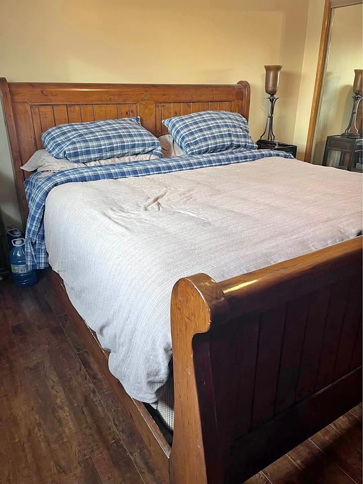 The Irish Coast Collection King Sleigh Bed and Matching Chests