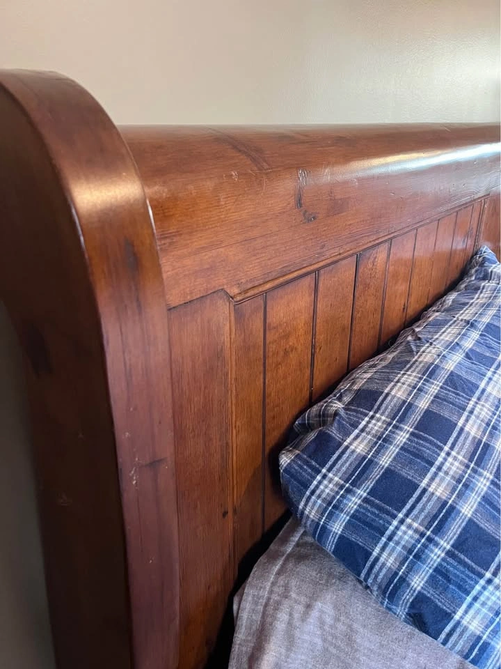 The Irish Coast Collection King Sleigh Bed and Matching Chests - photo 4