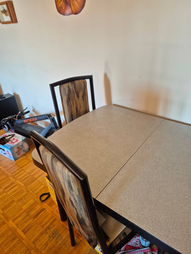 Dining table with 4 chairs. 36" x 48" table with 12" extension. - photo 2