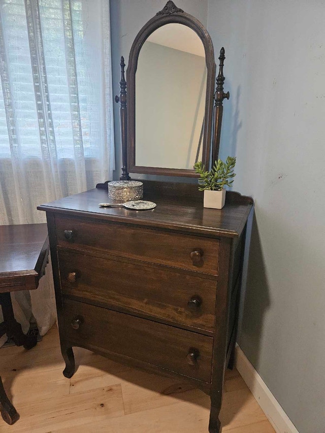 Antique Empire Rival 3-Drawer Dresser