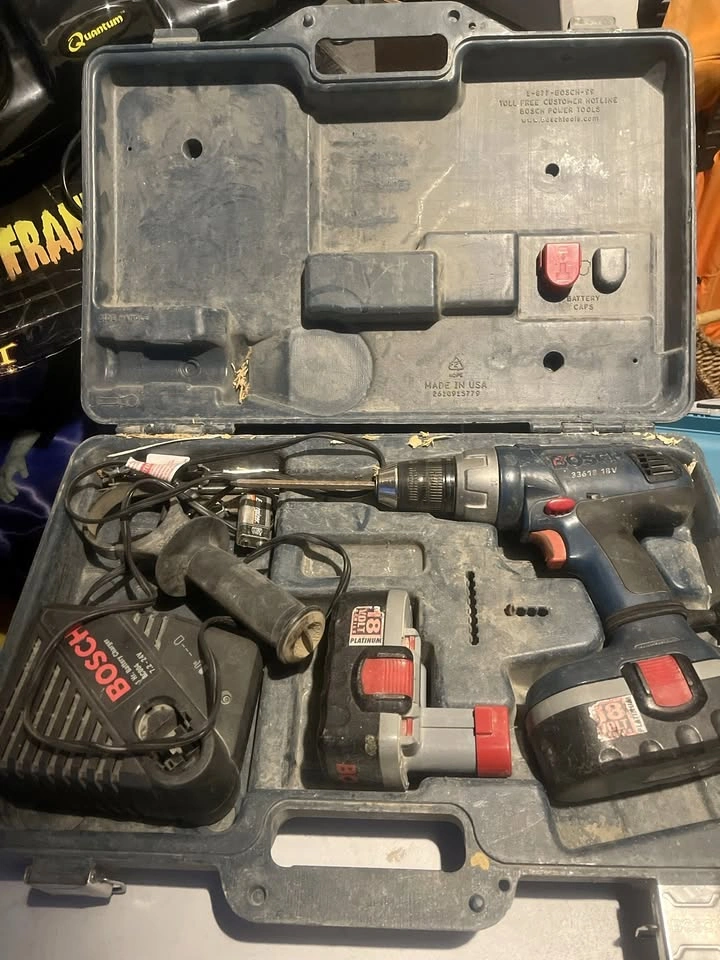 Bosch 33618 18V Cordless Drill/Driver Kit with Case