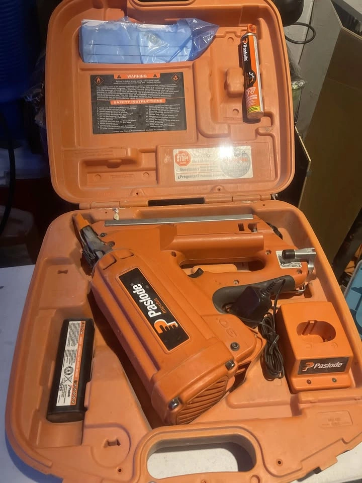 Paslode Impulse Cordless Nailer Kit with Case