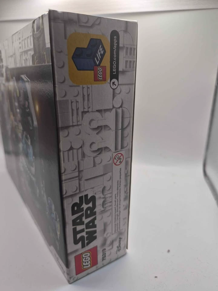 LEGO Star Wars The Mandalorian The Armorer's Mandalorian Forge 7 - photo 3