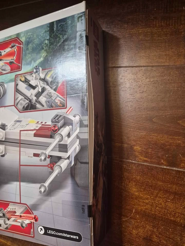 LEGO Star Wars X-wing Starfighter 75218 - photo 3