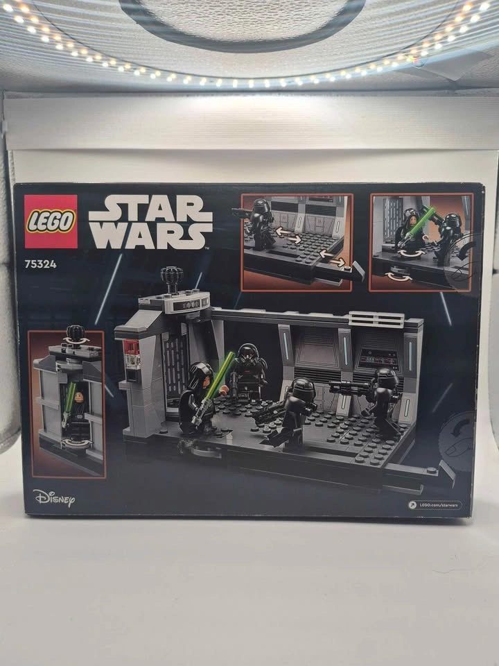 LEGO Star Wars The Mandalorian Dark Trooper Attack 75324 - photo 4