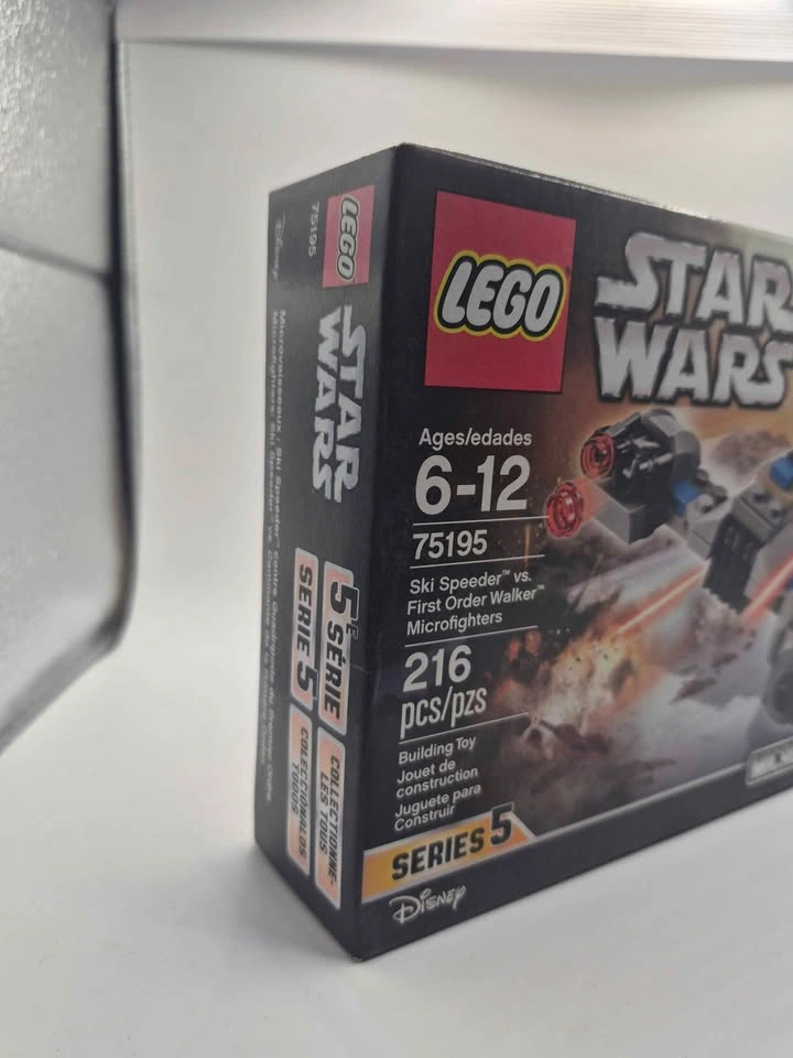 LEGO Star Wars Ski Speeder vs. First Order Walker (75195) - photo 2