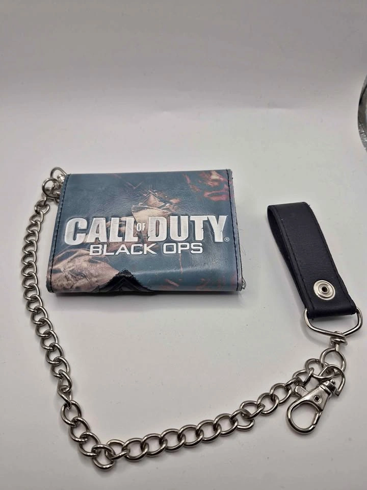 Vintage Call of Duty: Black Ops Tri-Fold Chain Wallet