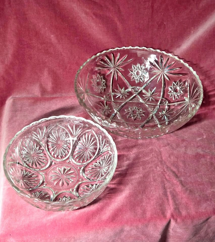 Set of 2 Vintage Anchor Hocking MCM Glass Serving Bowls