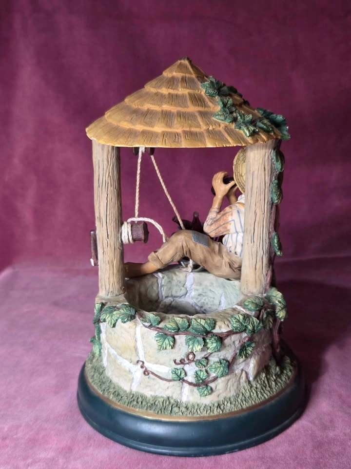Vintage Norman Rockwell "Boy at the Well" Coca Cola Figurine - photo 2