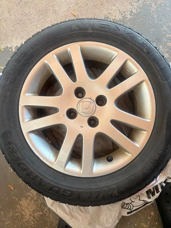 Honda Wheel with Nexen Winguard 231 Tire 185/65R15