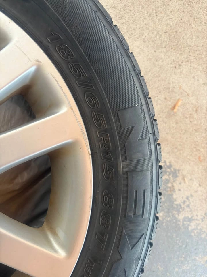Honda Wheel with Nexen Winguard 231 Tire 185/65R15 - photo 4