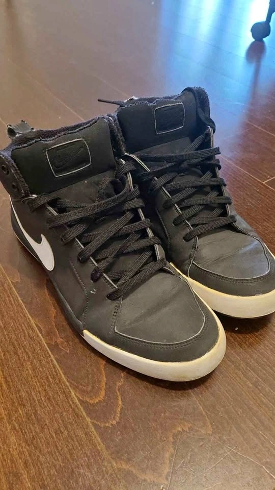 Nike Capri III Mid LTR Sneakers