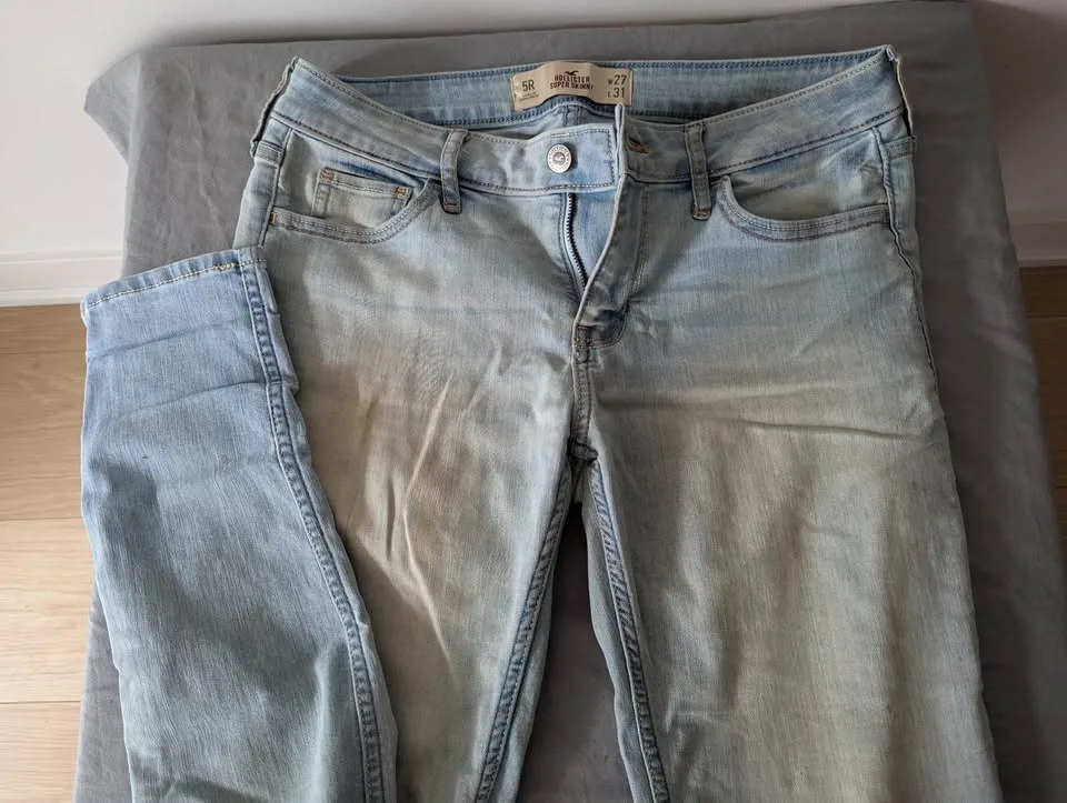 Assorted Jeans Size 27 W Forever 21, Hollister, Levi's image indicator(4)