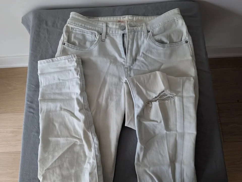 Assorted Jeans Size 27 W Forever 21, Hollister, Levi's image indicator(6)