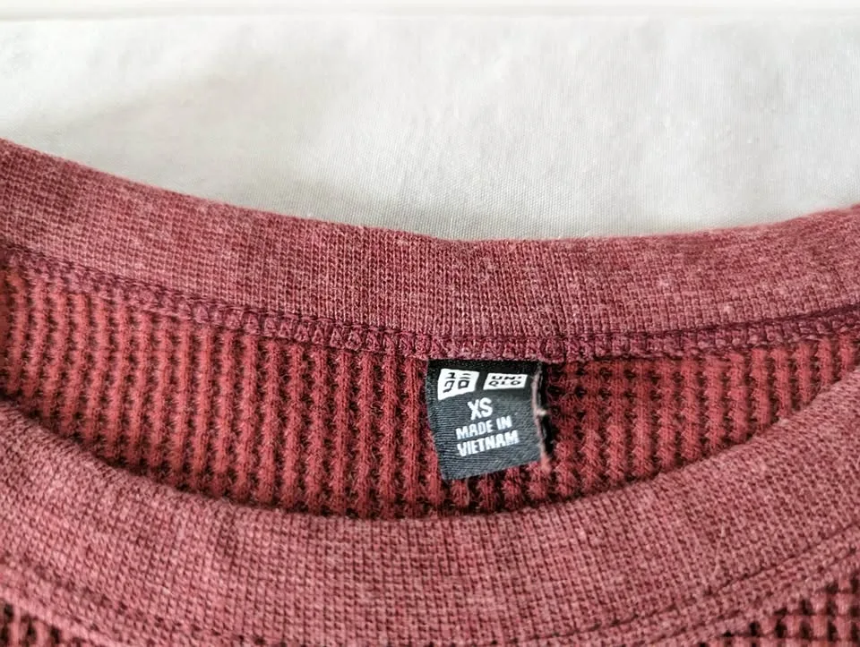 Uniqlo Burgundy Long Sleeve Size XS Mens image indicator(2)